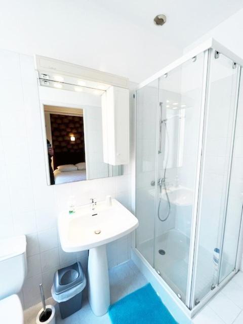 Hotel & Cantine De La Plage レ・サ​​ーブル・ドロンヌ 部屋 写真